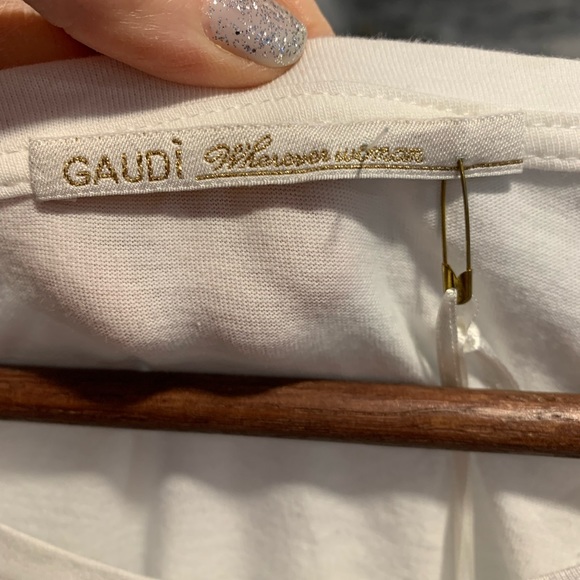 Gaudi - Picture 4 of 10